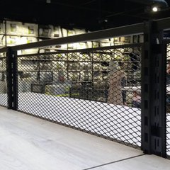 Торговые стеллажи с решетчатыми панельными стенками для магазина электроники и бытовой техники