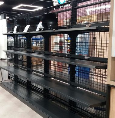 Торговые стеллажи с сетчатыми панельными стенками для магазина электроники и бытовой техники